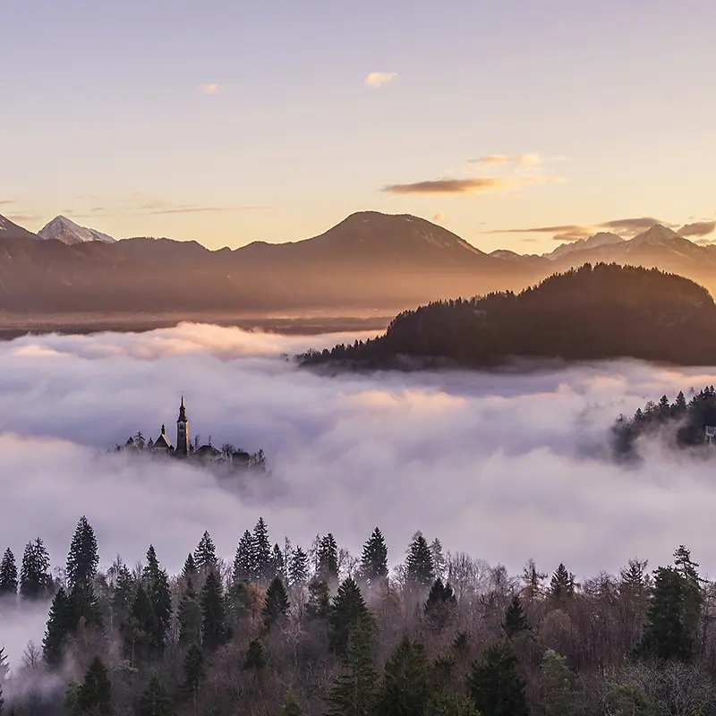 山中云雾背景