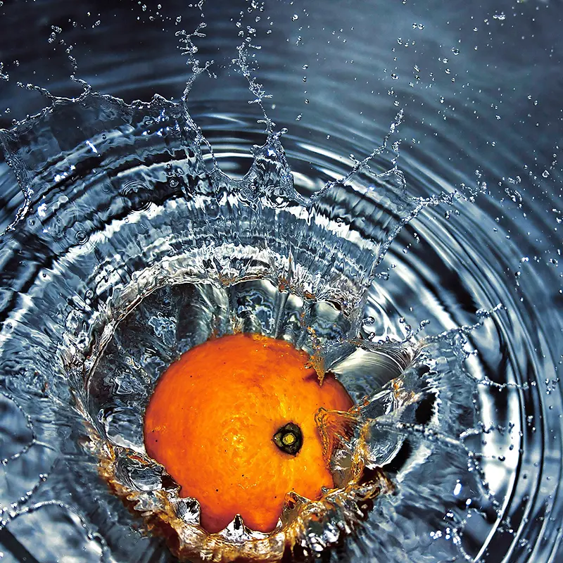 水中橘子背景