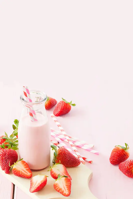 草莓榨汁小清新果汁