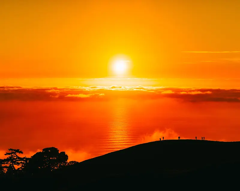 唯美夕阳云海风景摄影平面广告