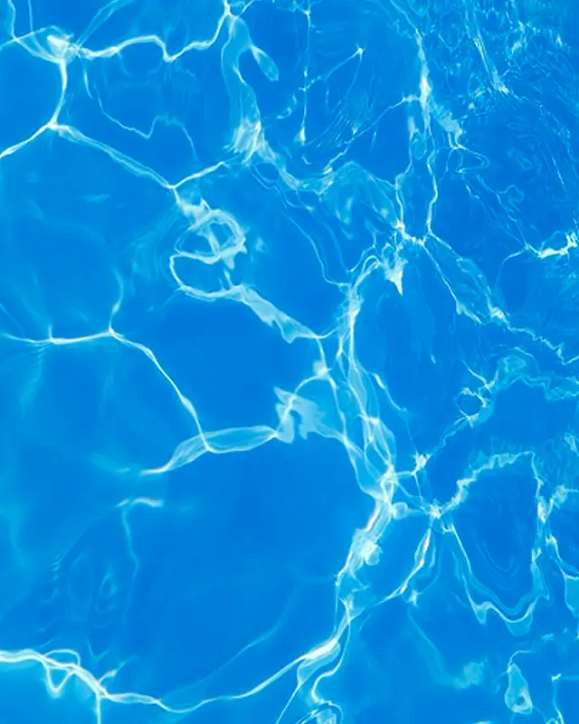 蓝色海洋痕迹波澜大气背景海报