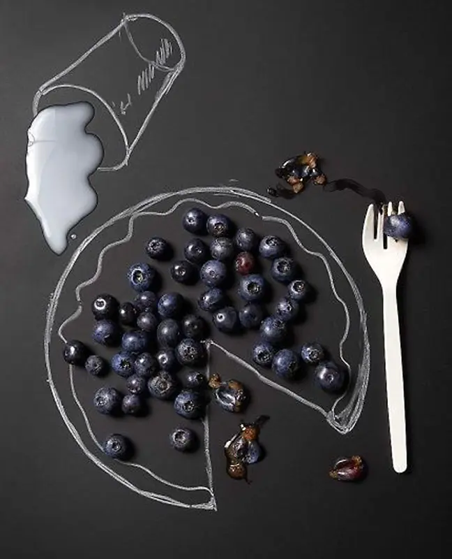黑底蓝莓海报背景