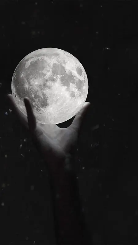 唯美手握月球背景