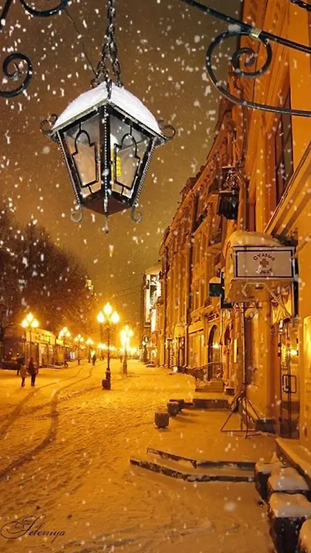 浪漫的雪景街道