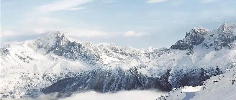 高原雪山背景图