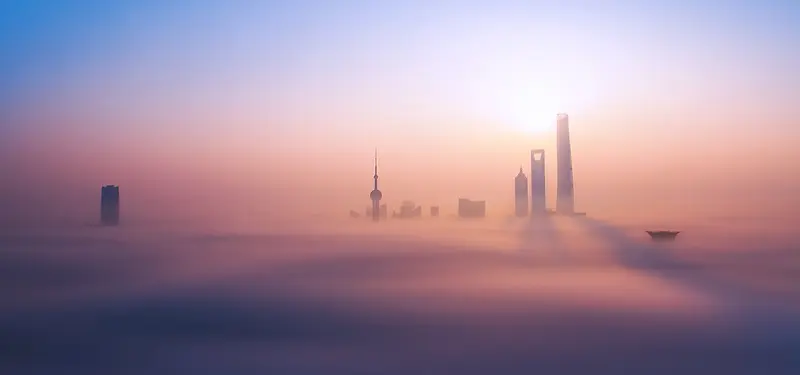 云端上的上海背景图