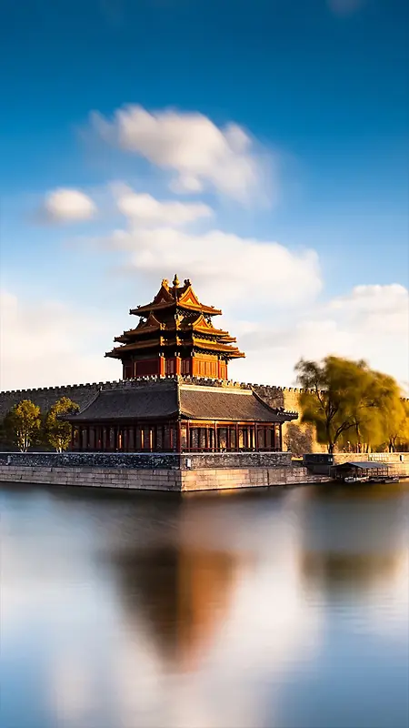 蓝天白云倒影建筑H5背景