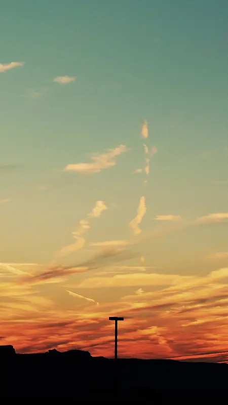 蓝色天空黄昏彩云手机端H5背景