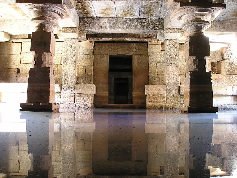寺庙 的水径向反射