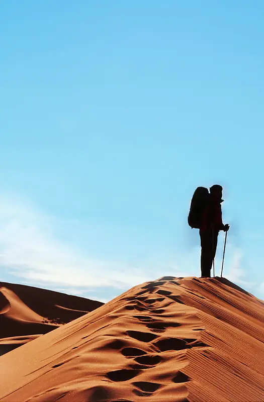 沙漠徒步旅游海报背景