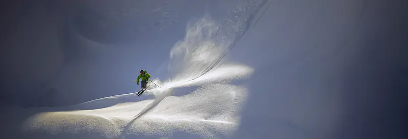 滑雪激情海报