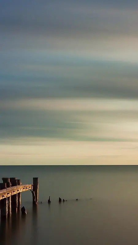 棕色栈桥海景图片背景