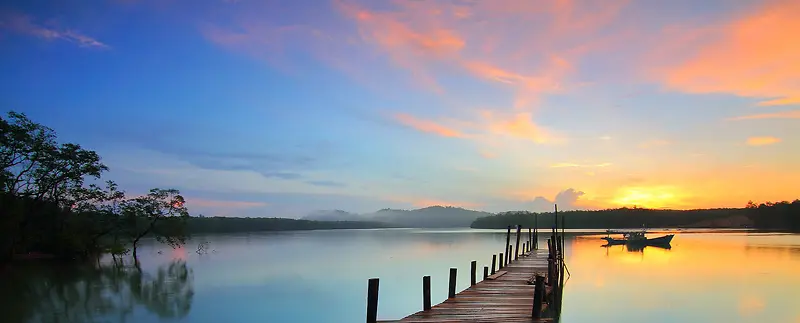 湖泊小桥背景