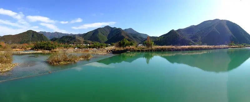 湖边漂亮景色