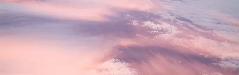 雪山自然风光渐变紫色背景