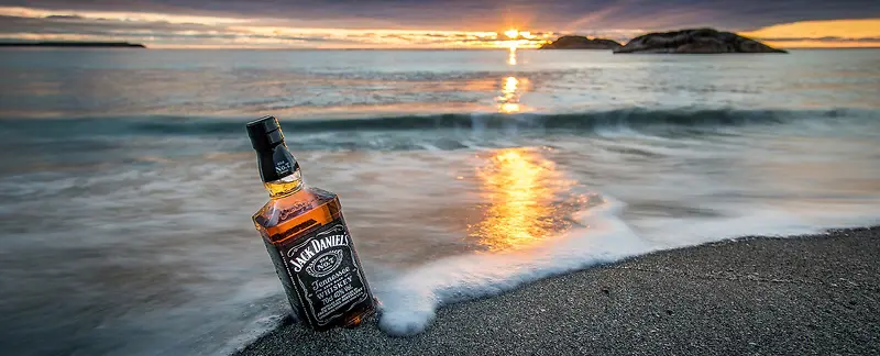 风景海滩酒瓶背景