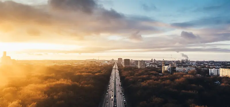柏林城市道路交通建筑日落背景