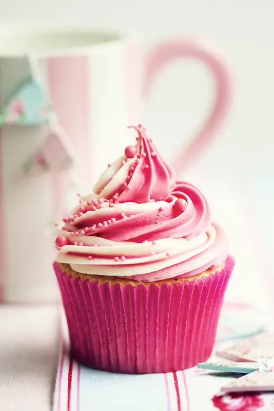 粉色蛋糕摄影