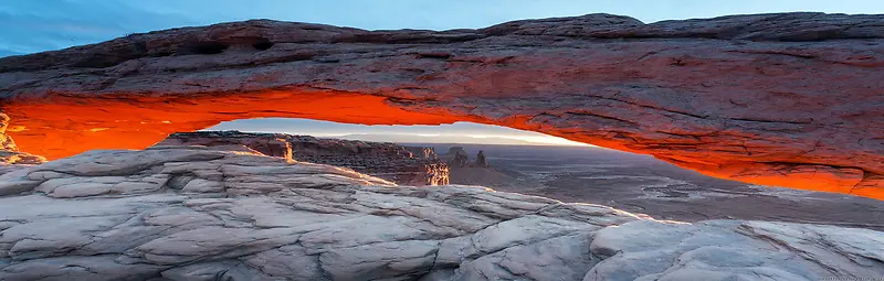 山脉红色岩石图片