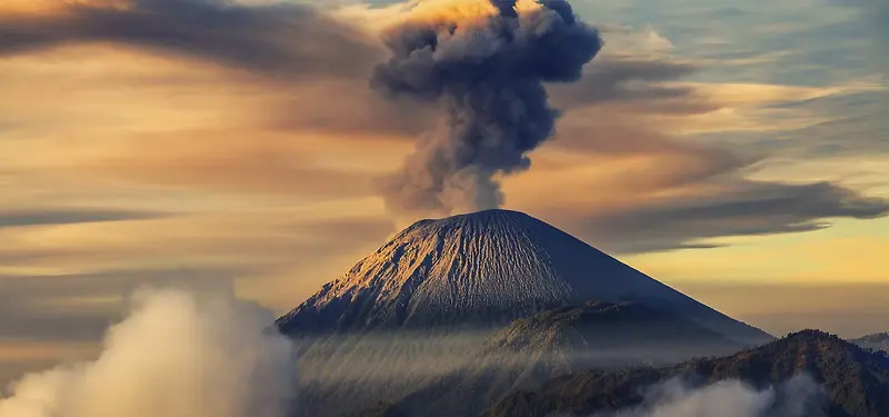 火山海报背景