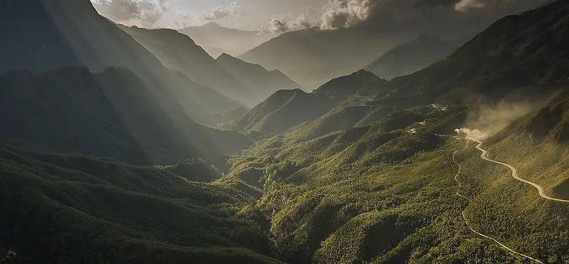 高山森林海报素材