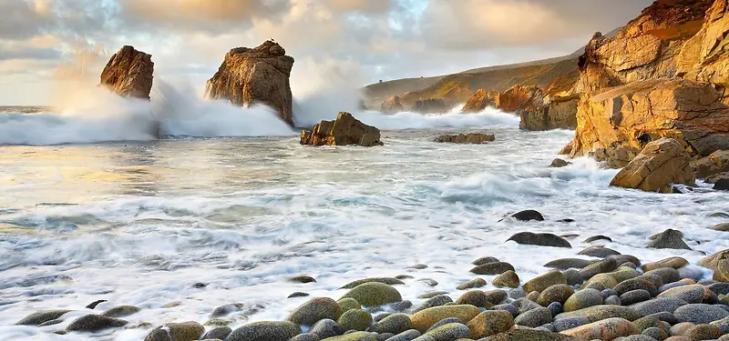 海浪拍打的石块