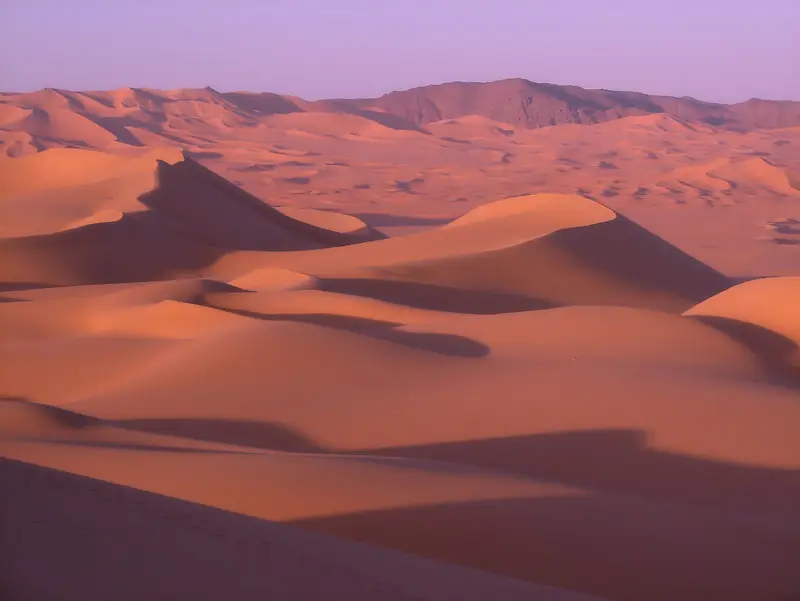 大气的沙漠背景图