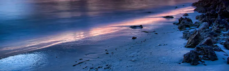 蓝紫色海滩背景