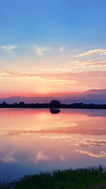 浪漫湖边日落摄影H5背景