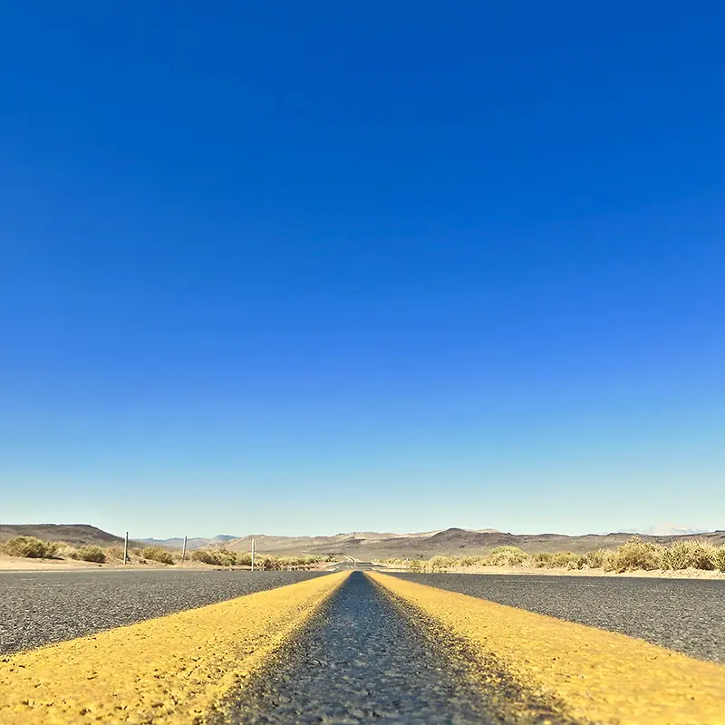 蓝天道路背景