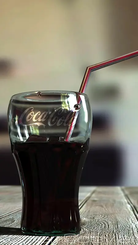 可乐玻璃杯艺术摄影H5背景