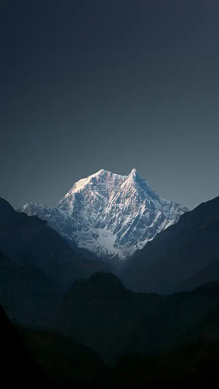 远处的山