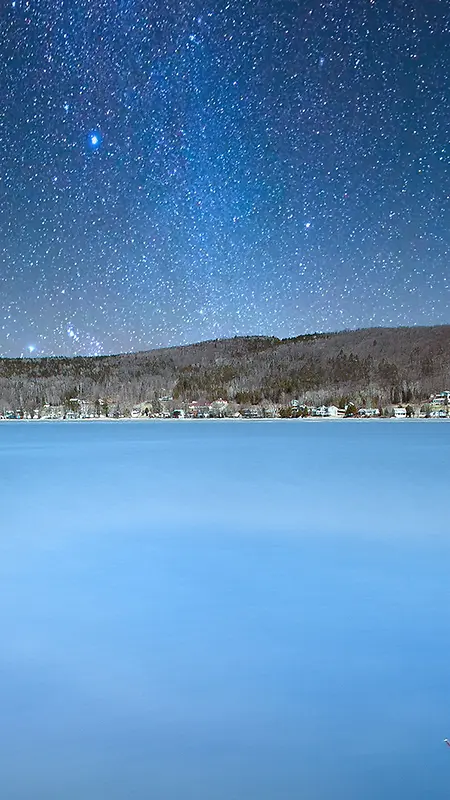 蓝色星空与渐变河流背景