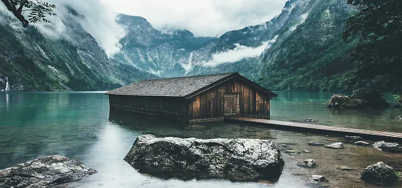 湖中的小木屋