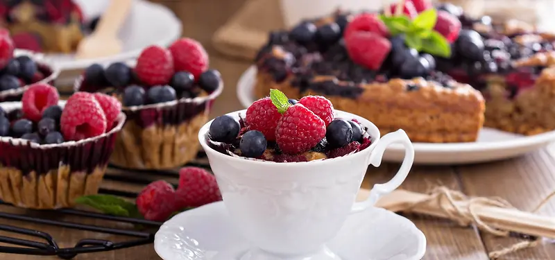新鲜水果美食覆盆子蓝莓树莓