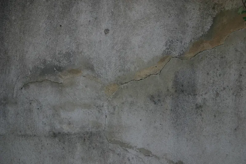 斑驳裂纹水泥墙