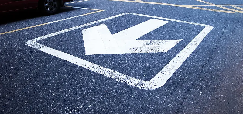 道路白色指示标志