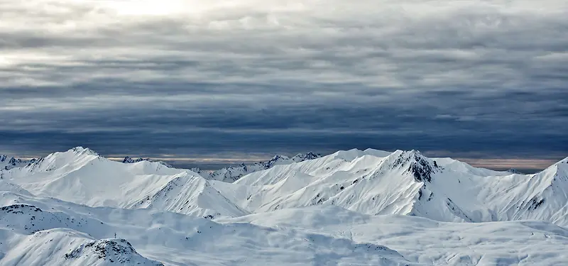 雪山风景摄影白色旅游海报背景