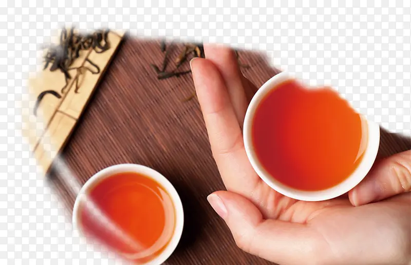 红茶  杯子  手 握着茶杯的手