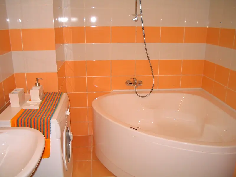 橙白色浴缸照片