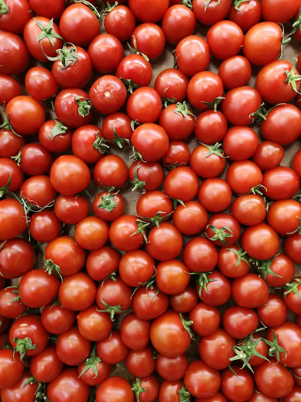 红艳的小番茄