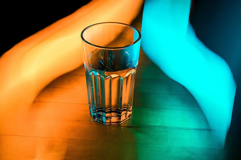 水水杯灯光摄影