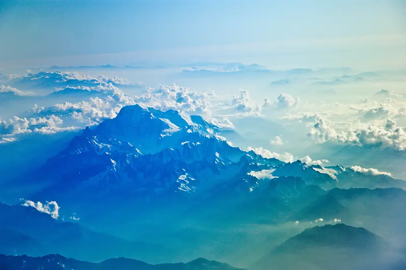 山峰山脉图片