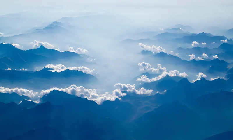 山峰山脉图片