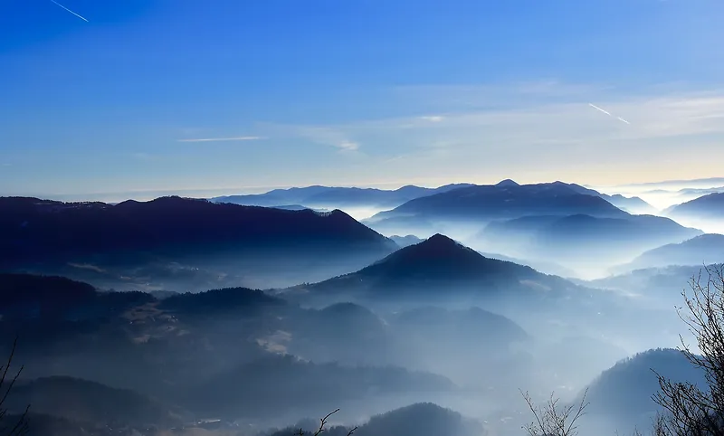 山峰山脉图片